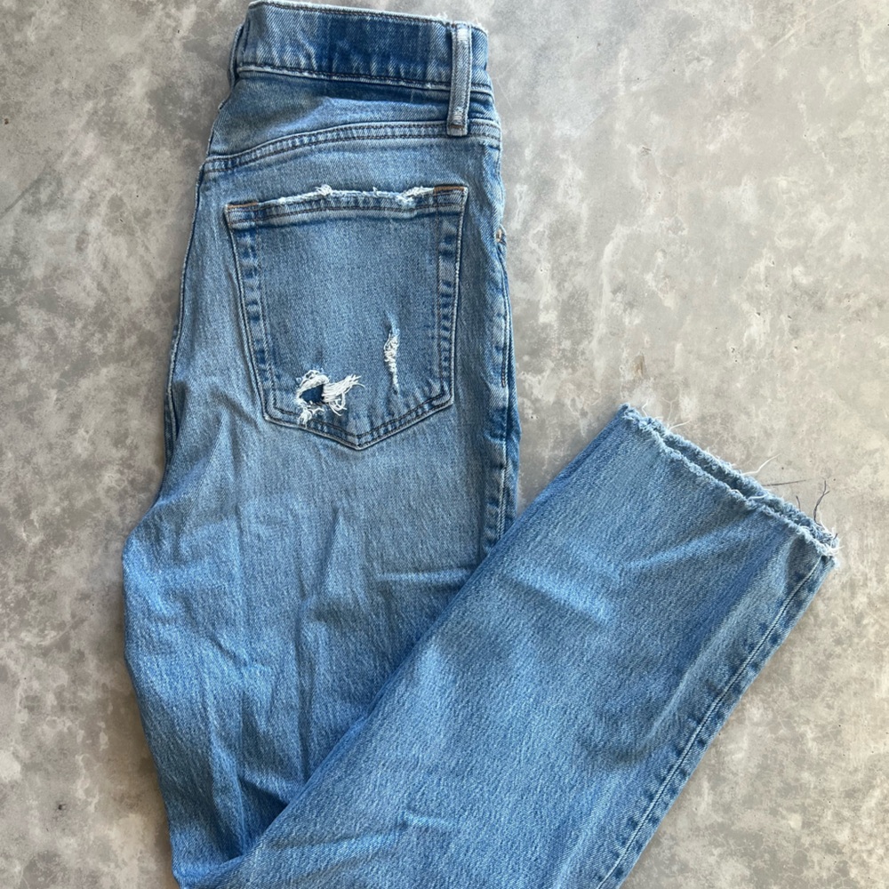 Abercrombie & Fitch 90’s Straight Ultra High Rise Distressed Denim